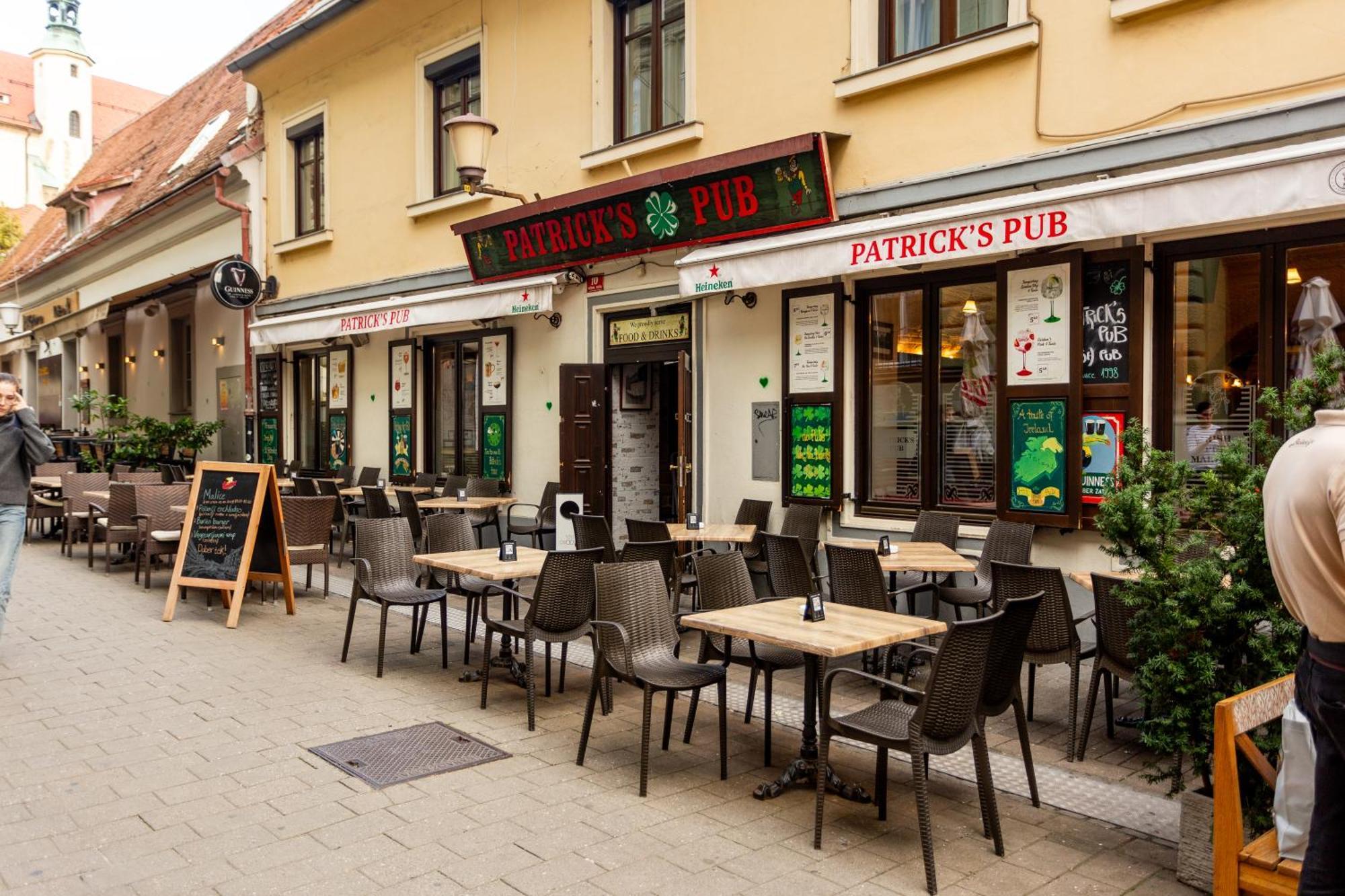Hotel Patrick'S Pub à Maribor Extérieur photo