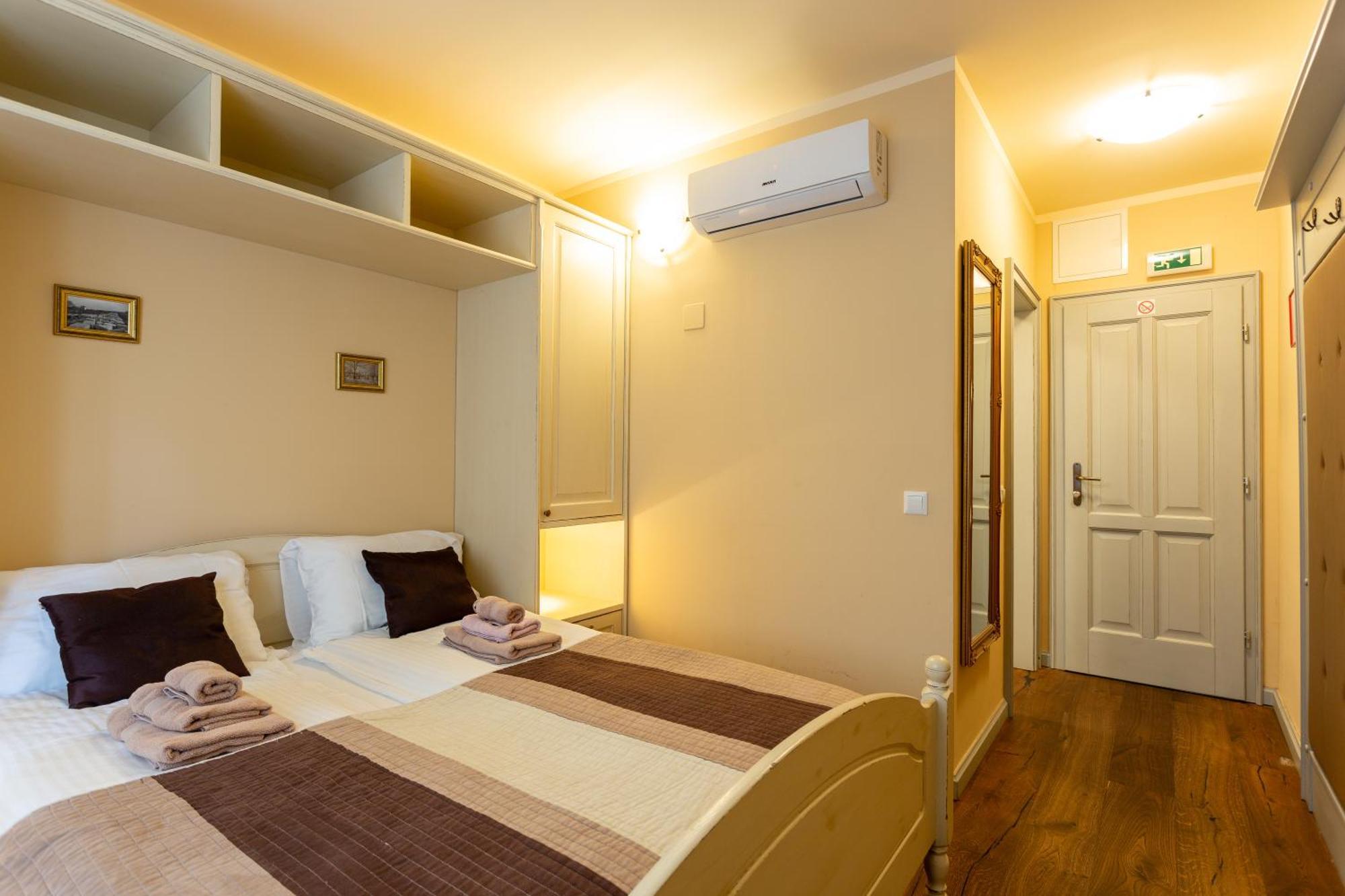 Hotel Patrick'S Pub à Maribor Extérieur photo